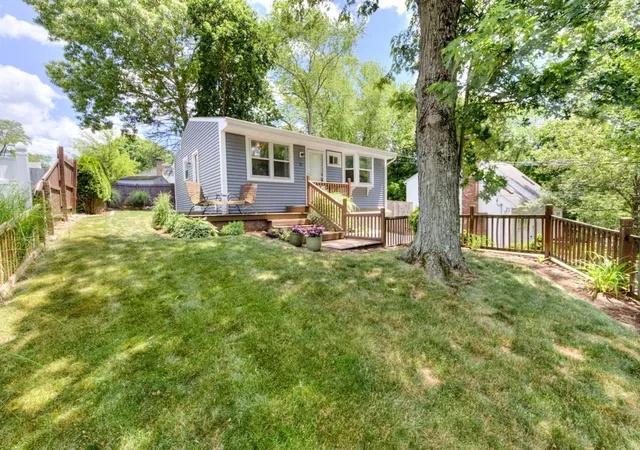 4th image of 11 Liberty Dr, Shrewsbury, MA 01545 | MLS# 73538070