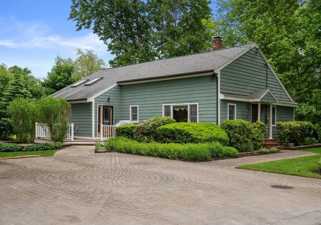 2nd image of 18 Ivy Rd, Littleton, MA 01460 | MLS# 73532011