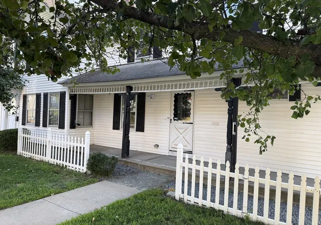 2nd image of 160 Hampshire St, Lowell, MA 01850 | MLS# 73562029