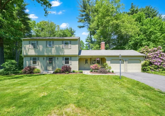 Homes for sale in Wilbraham, MA | 13 Pleasant View Rd, Wilbraham, MA 01095 | MLS# 73530013