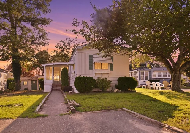 2nd image of 146 Queen Dr, West Wareham, MA 02576 | MLS# 73564216