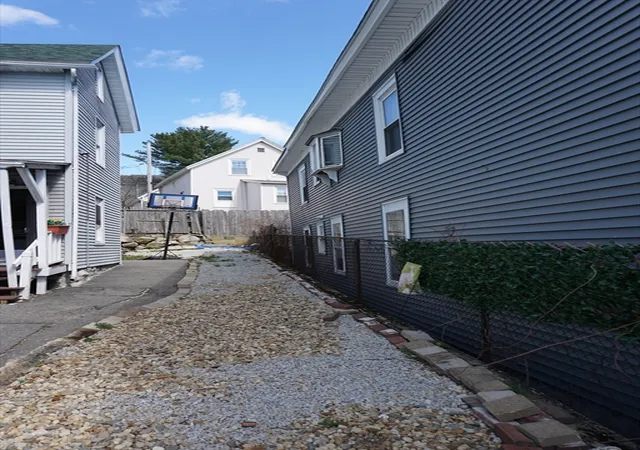 2nd image of 27 Shaw St, Lowell, MA 01851 | MLS# 73505421