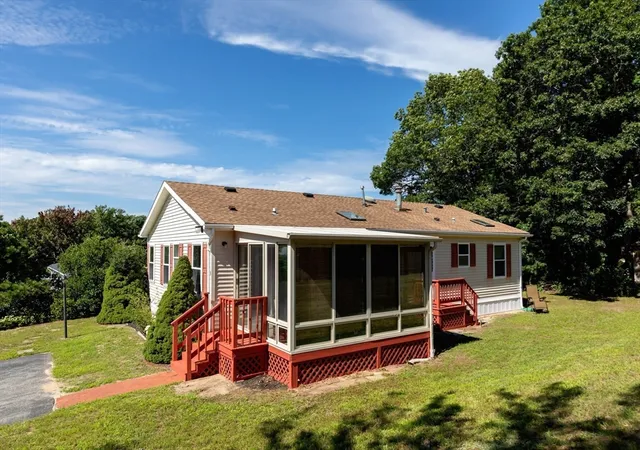 Photo 3 of Manufactured home for sale at 6 Headlands Dr, Plymouth, MA 02360 | MLS# 73560120 | Listing updated on 2026-08-10