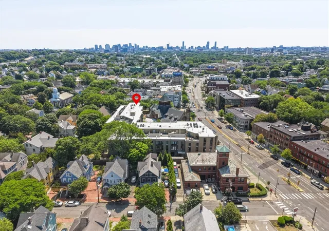 2nd image of 7 Beech St, Cambridge, MA 02140