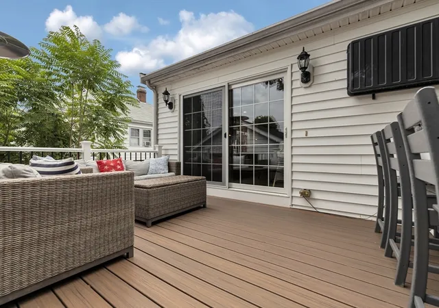 3rd image of 9 Berwick Street, West Roxbury, MA 02132 | MLS# 73553751