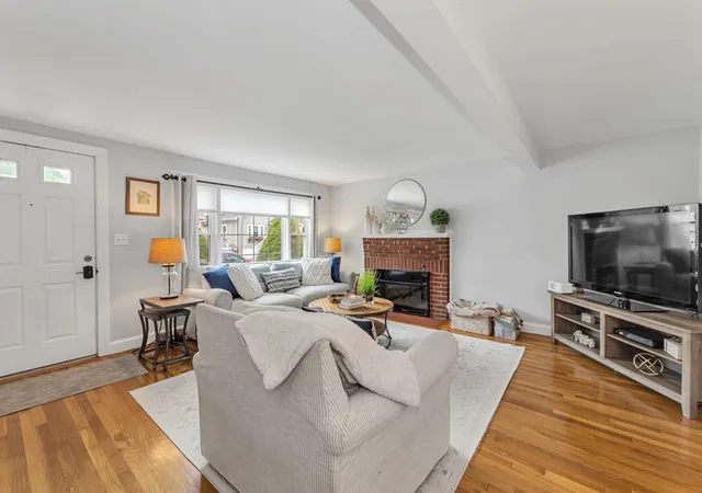 5th image of 9 Berwick Street, West Roxbury, MA 02132 | MLS# 73553751