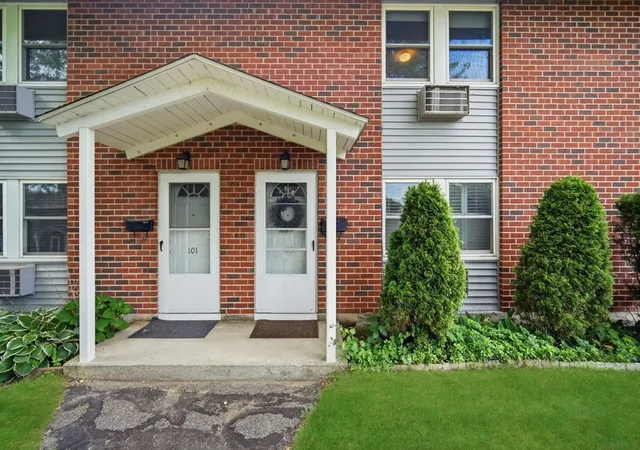 Homes for sale in Springfield, MA | 103 Manor Court #103, Springfield, MA 01118 | MLS# 73537088