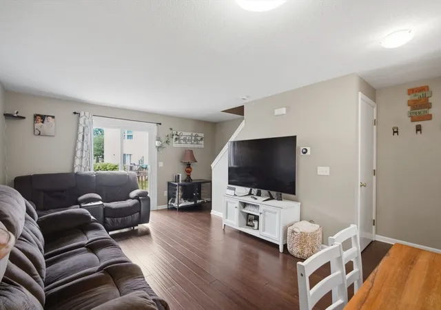 3rd image of 55 Empire St, Chicopee, MA 01013