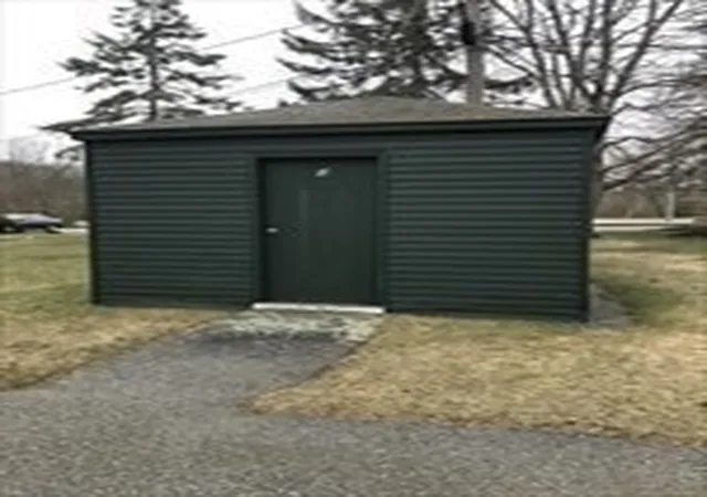 2nd image of 20 Colonial Dr, Andover, MA 01810