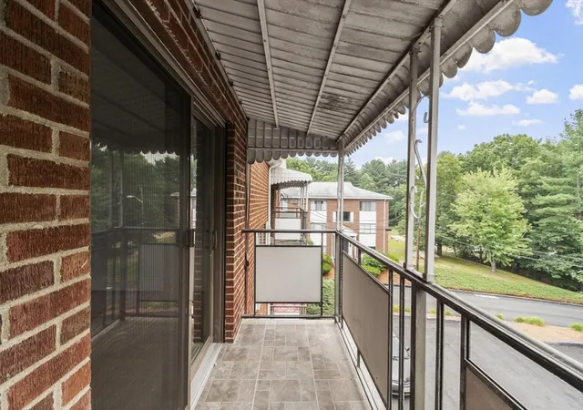 5th image of 20 Colonial Dr, Andover, MA 01810