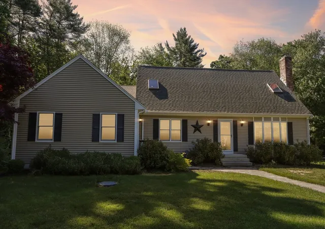 Homes for sale in East Bridgewater, MA | 859 Union St, East Bridgewater, MA 02333 | MLS# 73534950