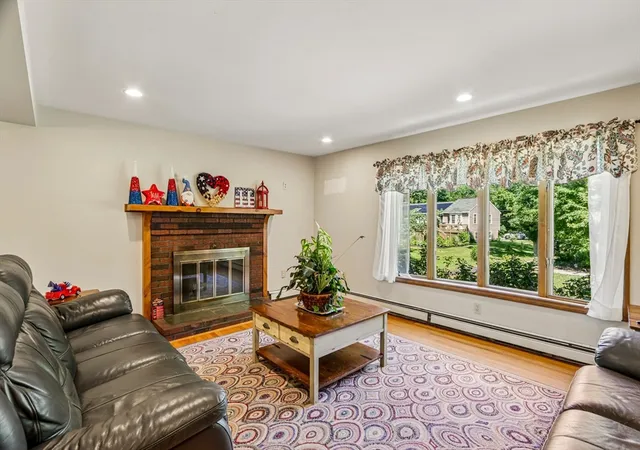 Homes for sale in East Bridgewater, MA | 859 Union St, East Bridgewater, MA 02333 | MLS# 73534950