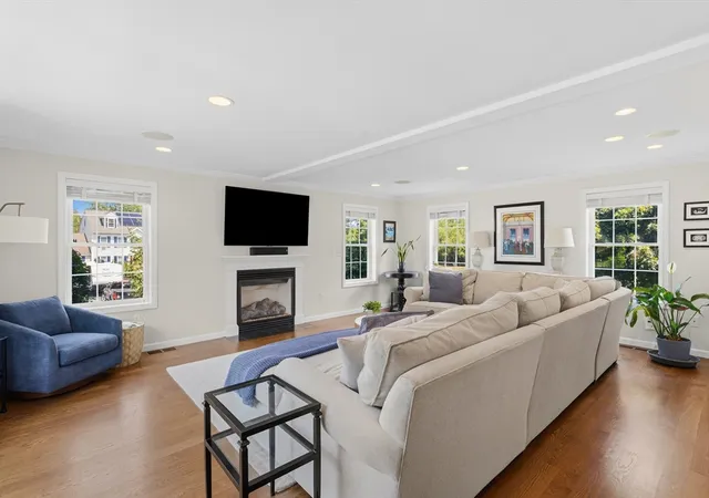 3rd image of 1 Daisy Lane, Tyngsborough, MA 01879 | MLS# 73548571