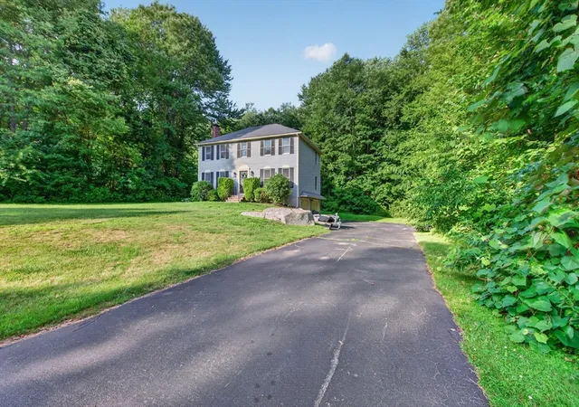 Homes for sale in Sutton, MA | 8 Marks Way, Sutton, MA 01590 | MLS# 73549518