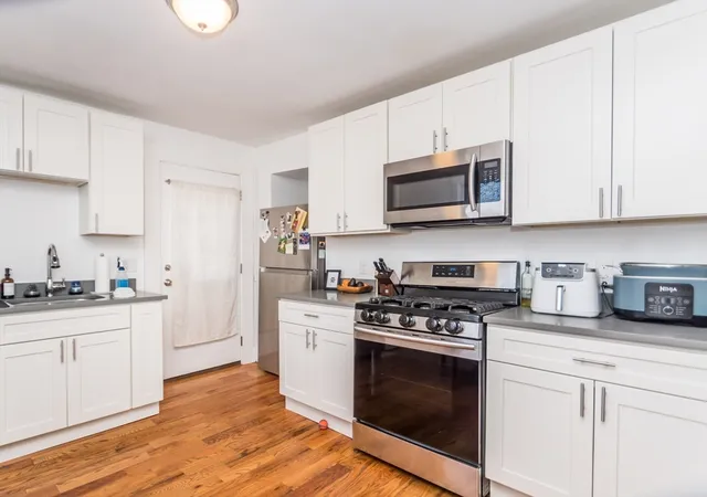4th image of 252-254 Crescent Street, Waltham, MA 02453 | MLS# 73491679