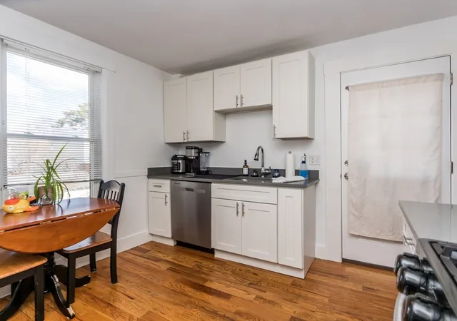 5th image of 252-254 Crescent Street, Waltham, MA 02453 | MLS# 73491679