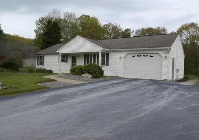 Homes for sale in Dudley, MA | 30 Jesse Road, Dudley, MA 01571 | MLS# 73519591