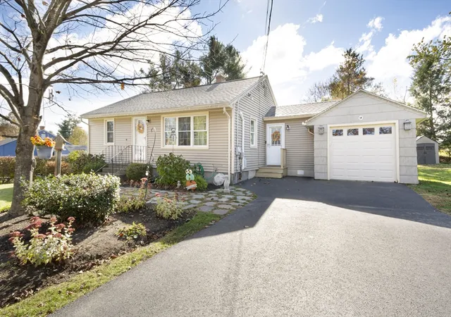 3rd image of 9 Orchard Dr, Paxton, MA 01612 | MLS# 73528772