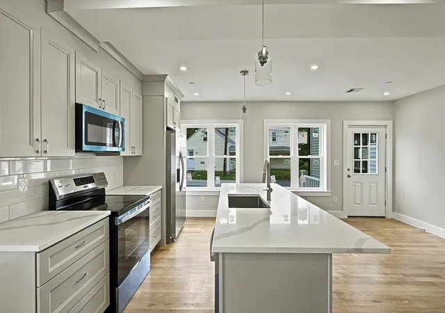 image of 4 Mayhew St #B, Framingham, MA 01702 | MLS# 73557716