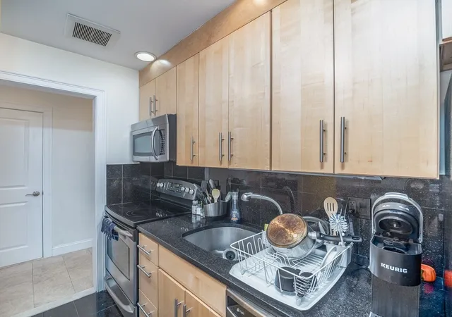Photo 4 of Condo for sale at 42 Beach St #6B, Boston, MA 02111 | MLS# 73544542 | Listing updated on 2026-10-04