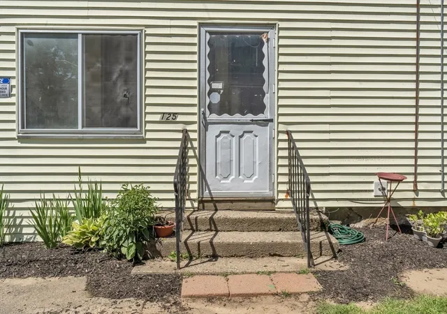 3rd image of 125 Cross St, Southbridge, MA 01550 | MLS# 73523061