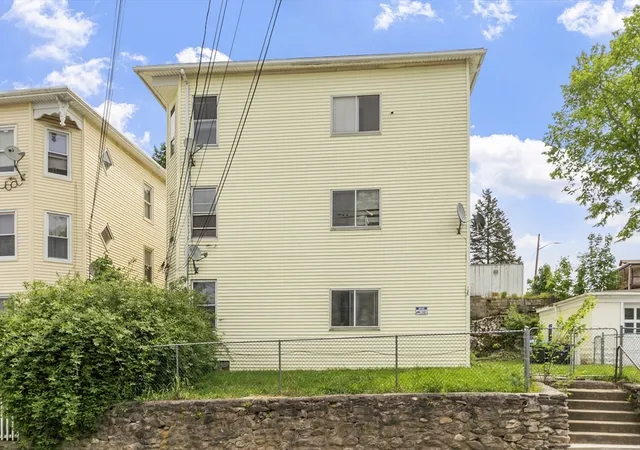 4th image of 125 Cross St, Southbridge, MA 01550 | MLS# 73523061
