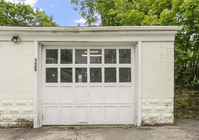 5th image of 125 Cross St, Southbridge, MA 01550 | MLS# 73523061