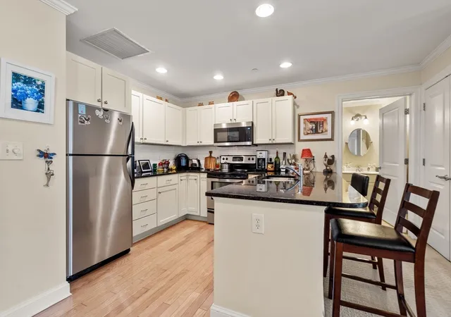 Listing Photo 5 - Condo for sale in building located at 8 Crowninshield St, Peabody, MA 01960 - Unit #212