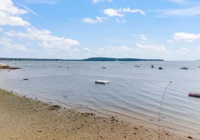5th image of 54 Cole St, Kingston, MA 02364 | MLS# 73558157