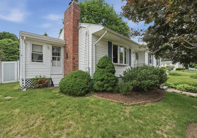 4th image of 12 Edgewood Dr, Milford, MA 01757 | MLS# 73536701