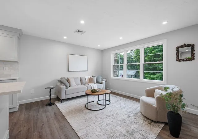 Photo 3 of Sale Pending at 5 Forest Hl Dr, Worcester, MA 01609 | MLS# 73563579 | Listing updated on 2026-09-15