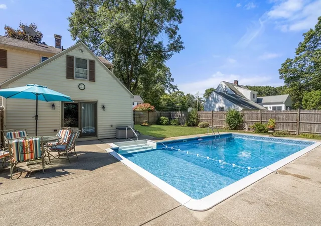 Homes for sale in Norwood, MA | 285 Vernon St, Norwood, MA 02062 | MLS# 73540192
