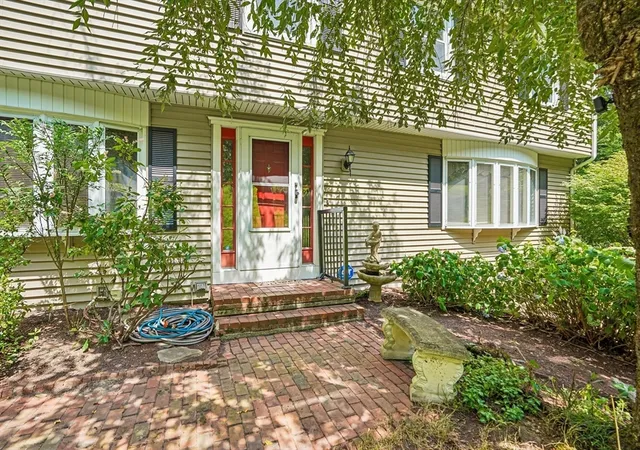 4th image of 33 Carter Dr, Framingham, MA 01701 | MLS# 73562771
