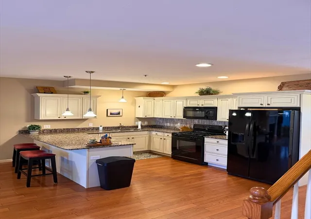 Photo 3 of Sale Pending at 21 Conover Way #21, Haverhill, MA 01835 | MLS# 73456102 | Listing updated on 2026-01-06