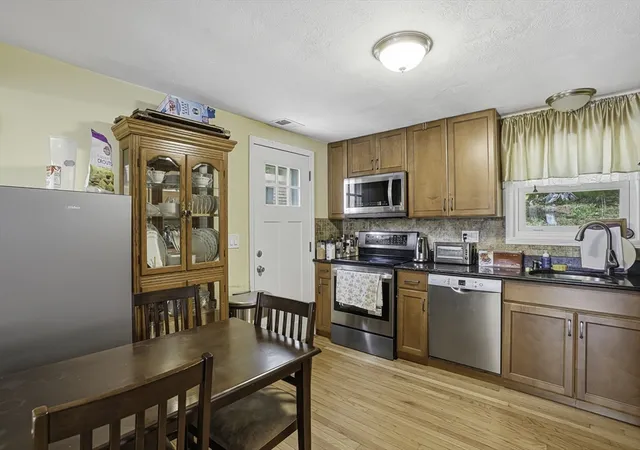 Photo 3 of Single family home for sale at 50 Lakeshore Dr, Marlborough, MA 01752 | MLS# 73526284 | Listing updated on 2026-06-24