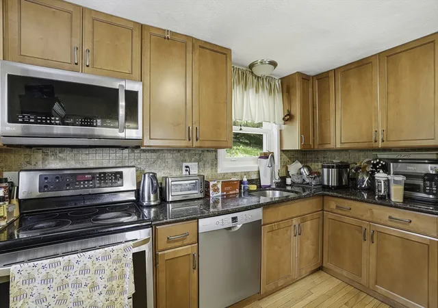 Photo 4 of Single family home for sale at 50 Lakeshore Dr, Marlborough, MA 01752 | MLS# 73526284 | Listing updated on 2026-06-24