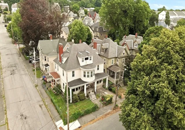 1st image of 384 386 High St, Lowell, MA 01852 | MLS# 73550005