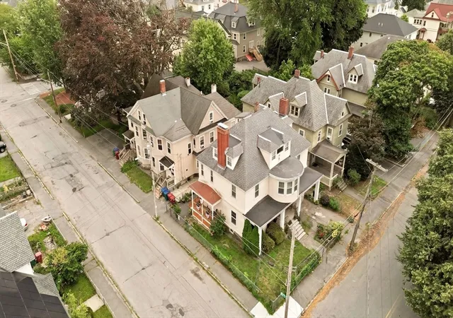 3rd image of 384-386 High St, Lowell, MA 01852 | MLS# 73550005