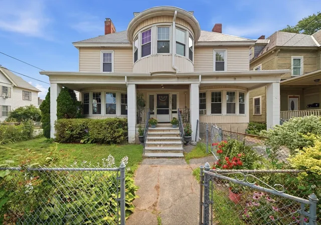 4th image of 384-386 High St, Lowell, MA 01852 | MLS# 73550005