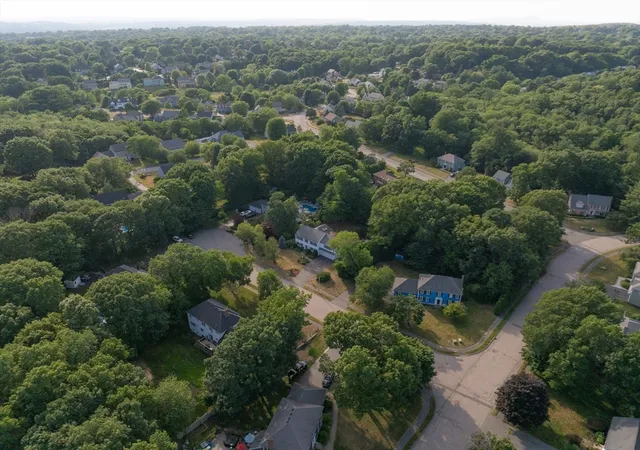4th image of 4 Flint Meadow Ln, Shrewsbury, MA 01545 | MLS# 73545608