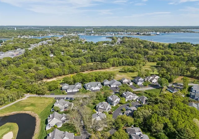 2nd image of 8 Oakmont Dr, Buzzards Bay, MA 02532