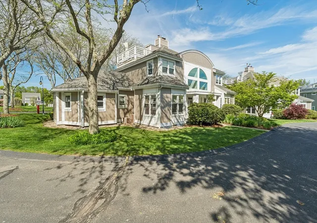 Homes for sale in Wareham, MA | 8 Oakmont Dr #8, Wareham, MA 02532 | MLS# 73530052