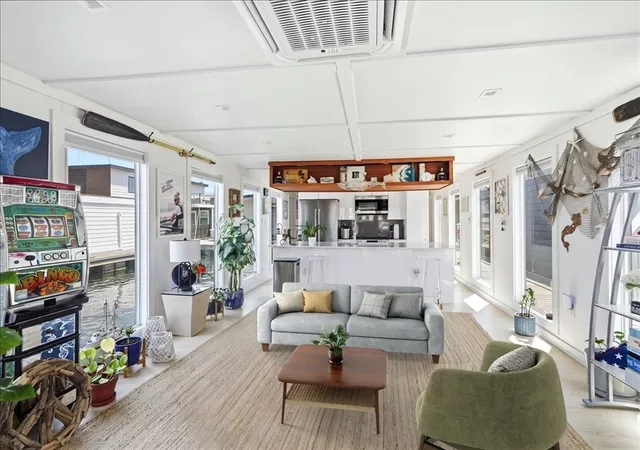 Listing Photo 4 - Condo for sale in building located at 1 Pier 8 13Th St, Boston, MA 02129 - Unit #B28