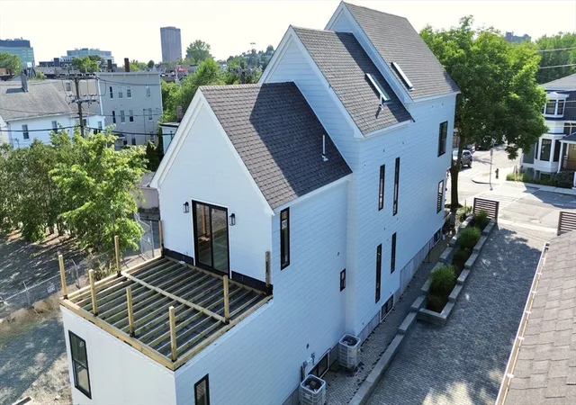 35th image of 60 Franklin St #2, Somerville, MA 02145 | MLS# 73546704