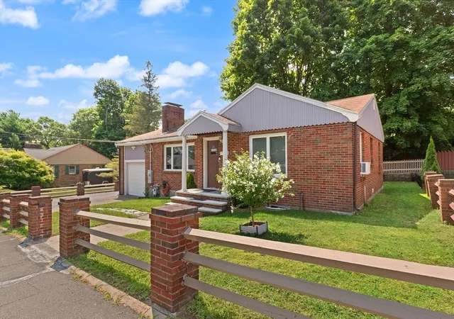 3rd image of 24 Taylor Rd, Lynn, MA 01904 | MLS# 73558072