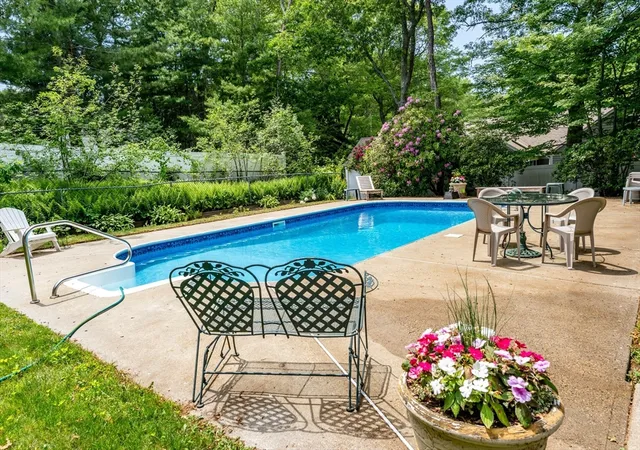 Photo 1 of Single family home for sale at 14 Oxner Rd, Centerville, MA 02632 | MLS# 73562719 | Listing updated on 2026-09-29