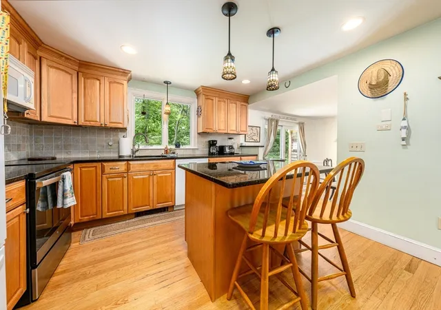 Photo 3 of Single family home for sale at 14 Oxner Rd, Centerville, MA 02632 | MLS# 73562719 | Listing updated on 2026-09-29
