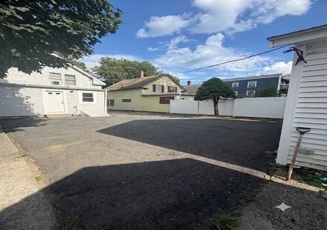 22nd image of 70 Robinson St, Lynn, MA 01905 | MLS# 73547830
