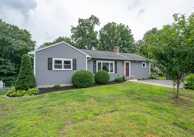 2nd image of 175 Edgewater Dr, Framingham, MA 01702 | MLS# 73556893