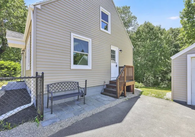 2nd image of 56 Glenwood St, Ludlow, MA 01056 | MLS# 73541793